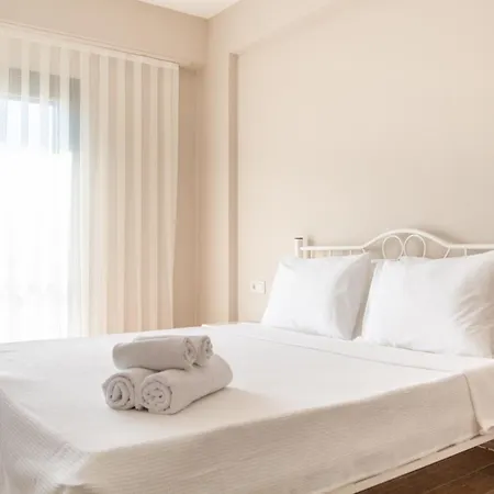 Superb Flat Near Sea With Shared Pool In Cesme Cesme